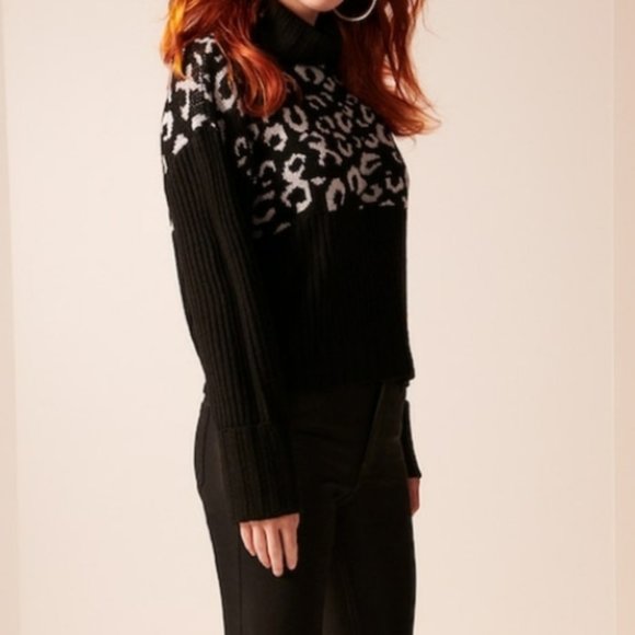Nine West Cheetah Print Turtle Neck Sweater XS - Picture 3 of 10
